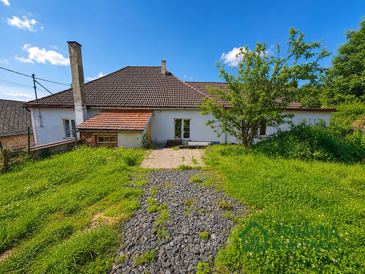 Prodej vícegeneračního domu 220 m², pozemek 932 m² – fotografie 4