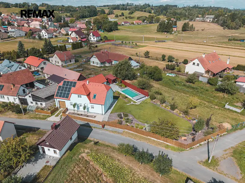 Prodej rodinného domu 310 m², pozemek 1227 m², Bobrůvka – náhled fotky 1