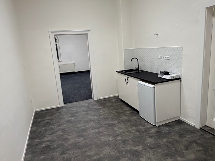 Комерційне приміщення в оренду, 104 м² (3 з 13)