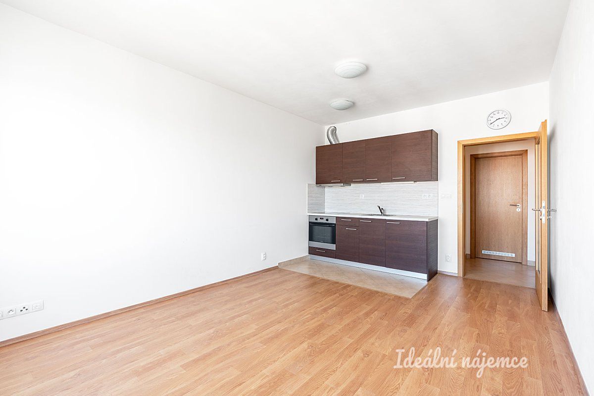 Pronájem bytu 1+kk 32 m²