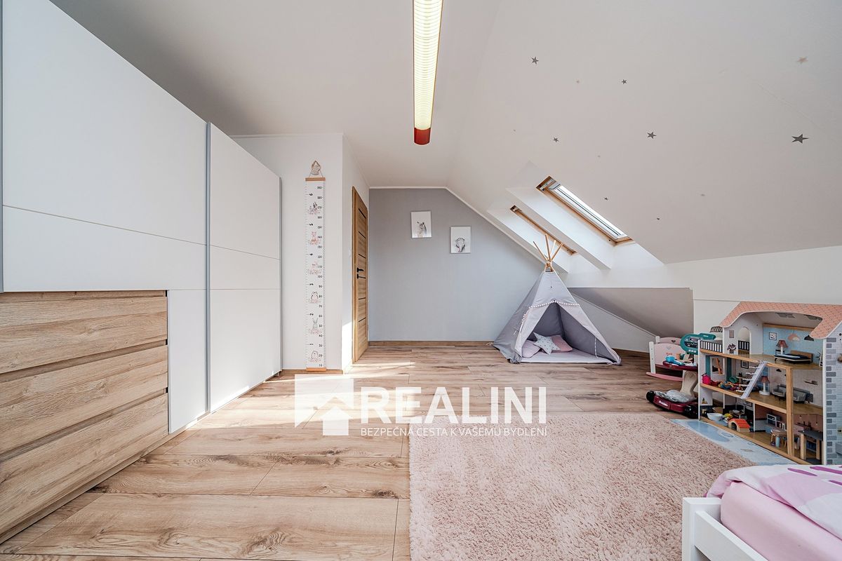 Prodej rodinného domu 168 m², pozemek 1167 m² – fotografie 4