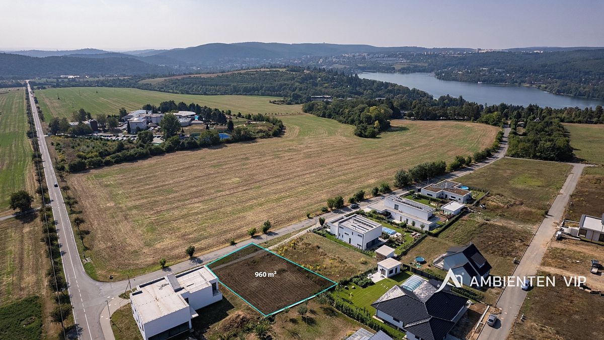 Prodej stavebního pozemku 960 m²