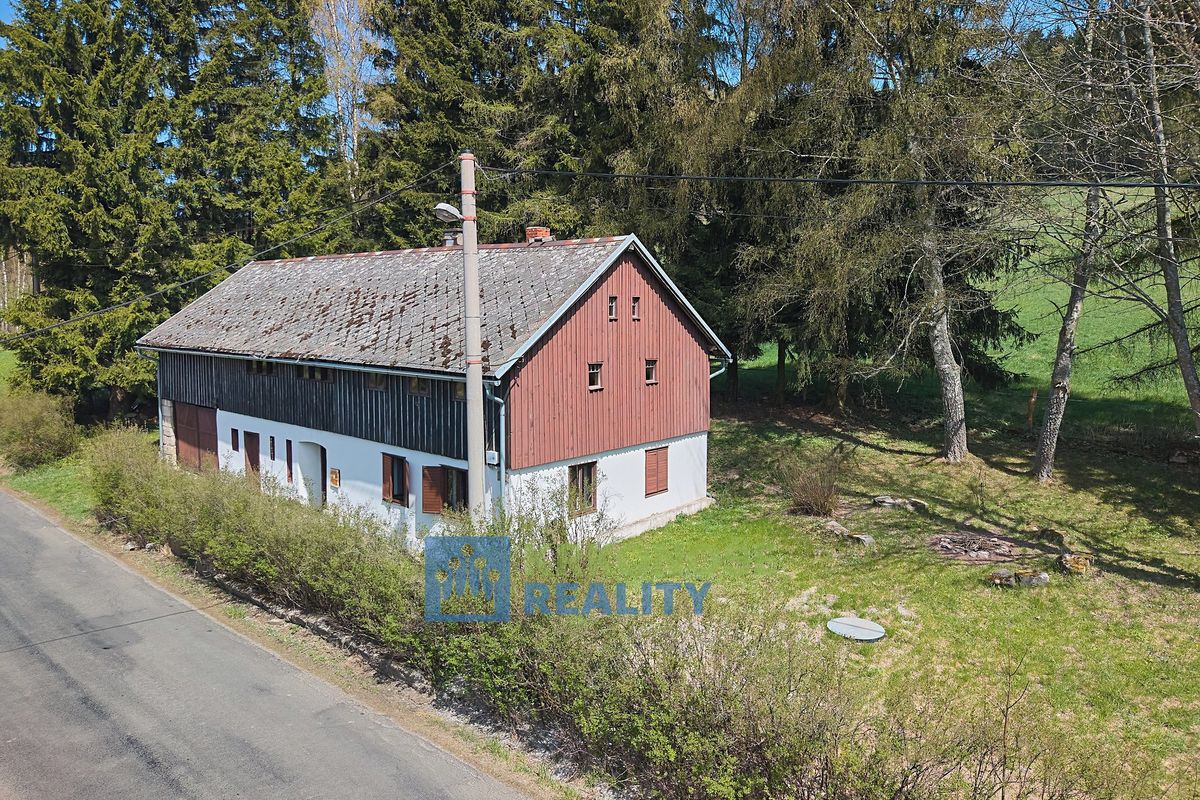 Prodej chalupy 214 m², pozemek 757 m²
