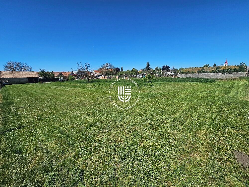 Prodej stavebního pozemku 811 m² – fotografie 3
