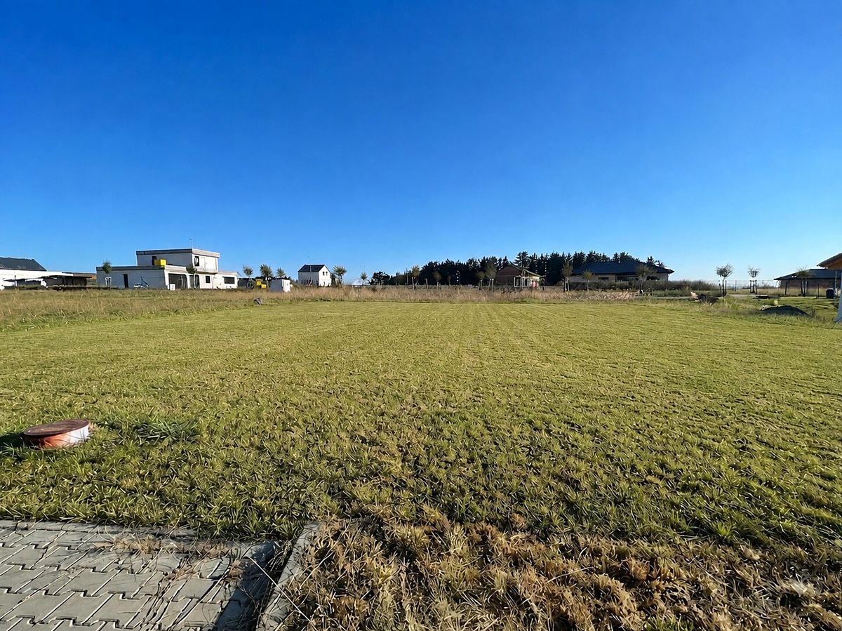 Prodej stavebního pozemku 825 m² – fotografie 3
