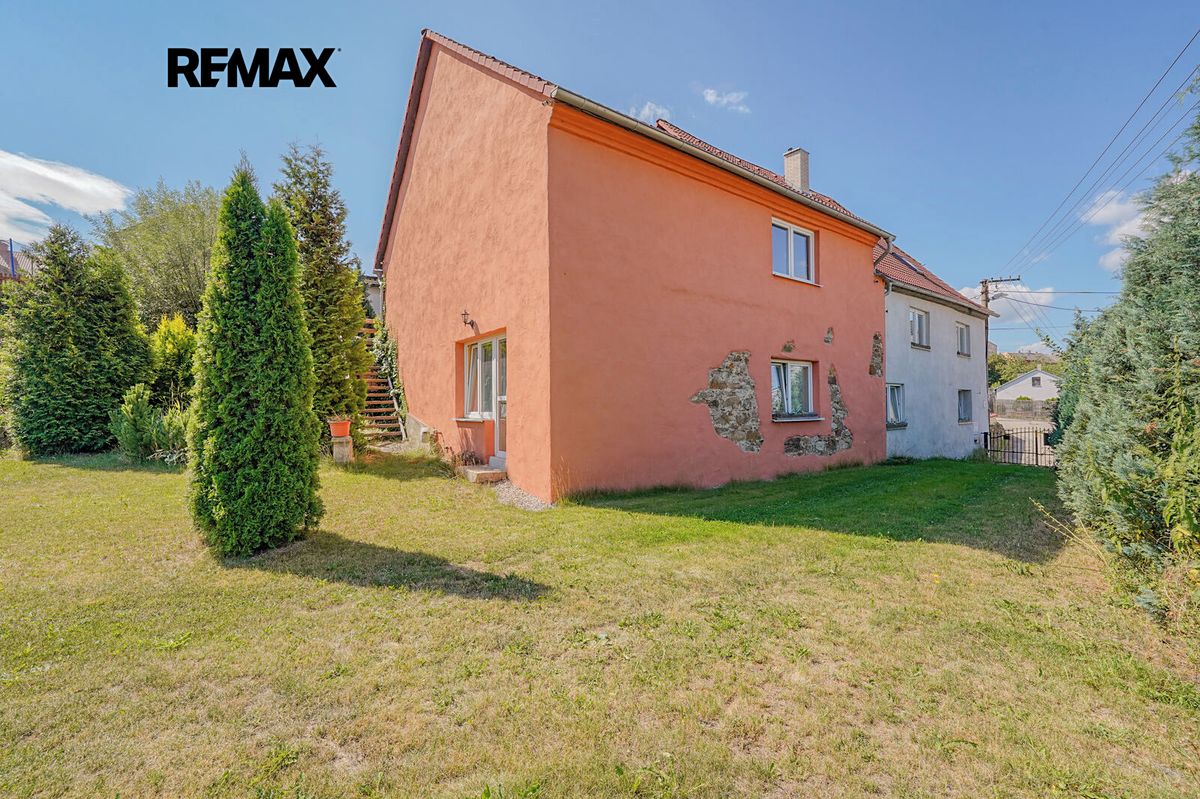 Prodej rodinného domu 323 m², pozemek 1638 m²