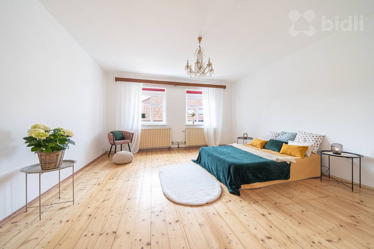 Prodej rodinného domu 237 m², pozemek 265 m² – fotografie 3