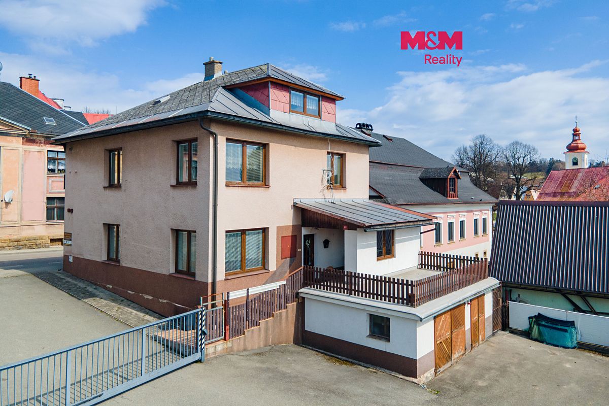 Prodej rodinného domu 1152 m², pozemek 1679 m²