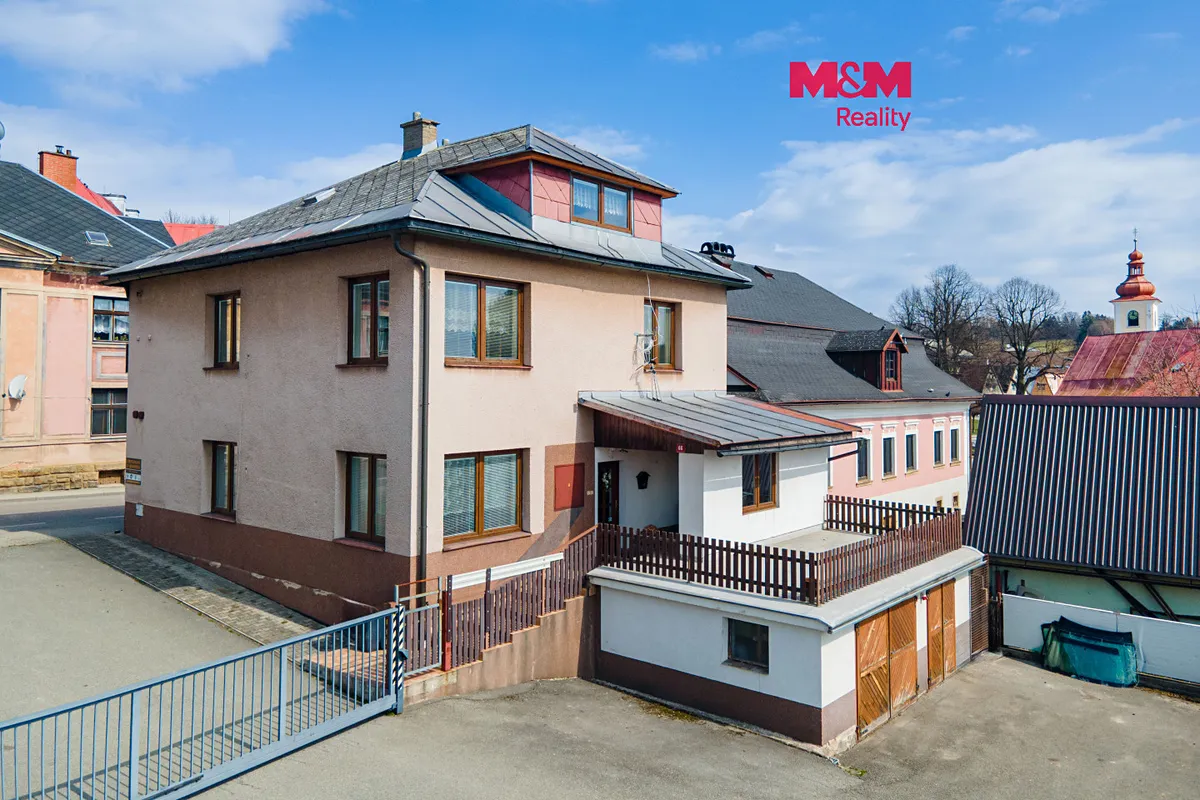 Prodej rodinného domu 1152 m², pozemek 1679 m²
