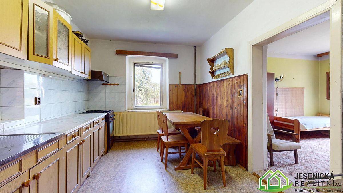 Prodej rodinného domu 358 m², pozemek 4457 m² – fotografie 5