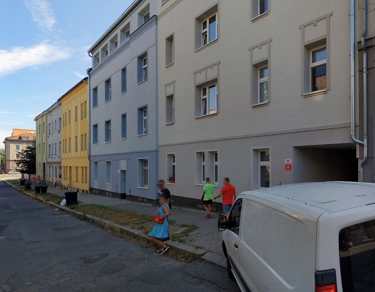 Pronájem garážového stání 15 m² – fotografie 2