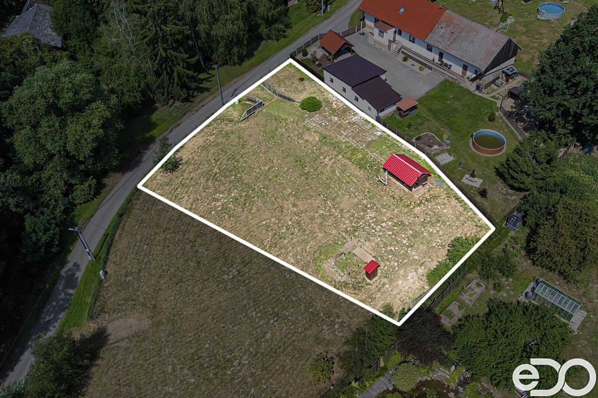 Prodej stavebního pozemku 1397 m² – fotografie 2