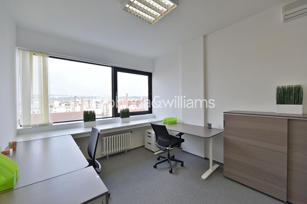 Pronájem kanceláře 1326 m² – fotografie 2
