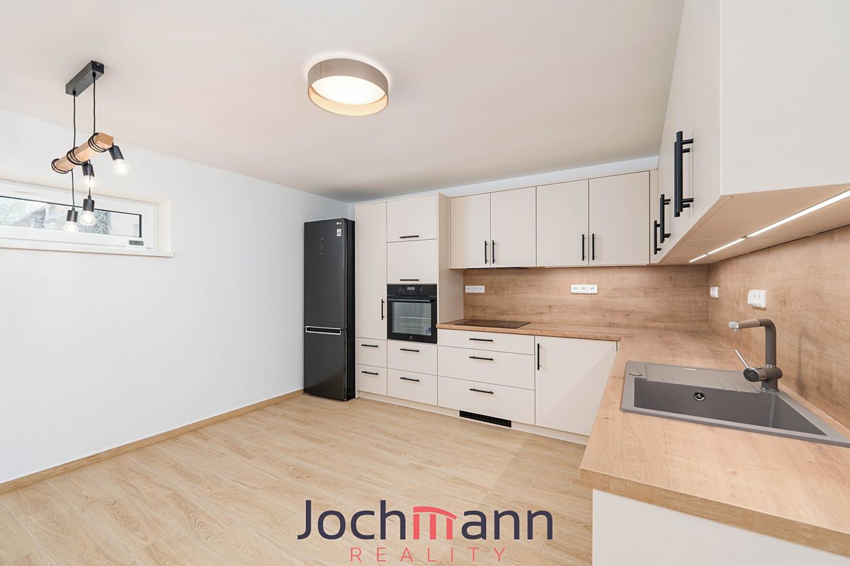 Prodej rodinného domu 120 m², pozemek 393 m² – fotografie 3