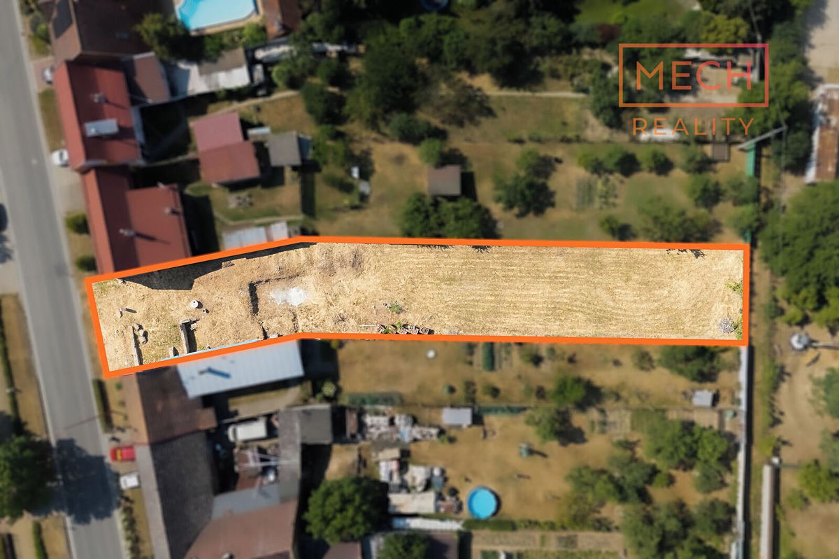 Prodej stavebního pozemku 986 m² – fotografie 2