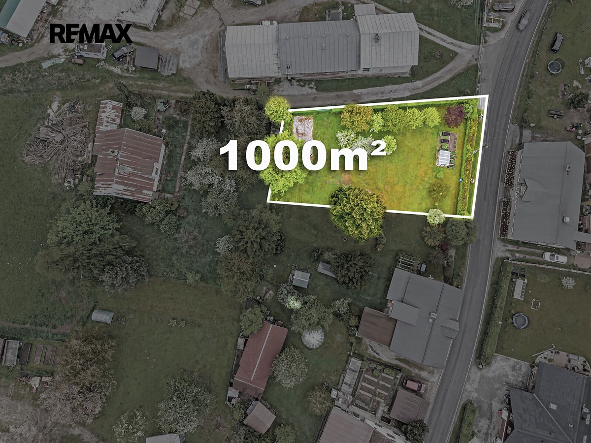 Prodej stavebního pozemku 1000 m²