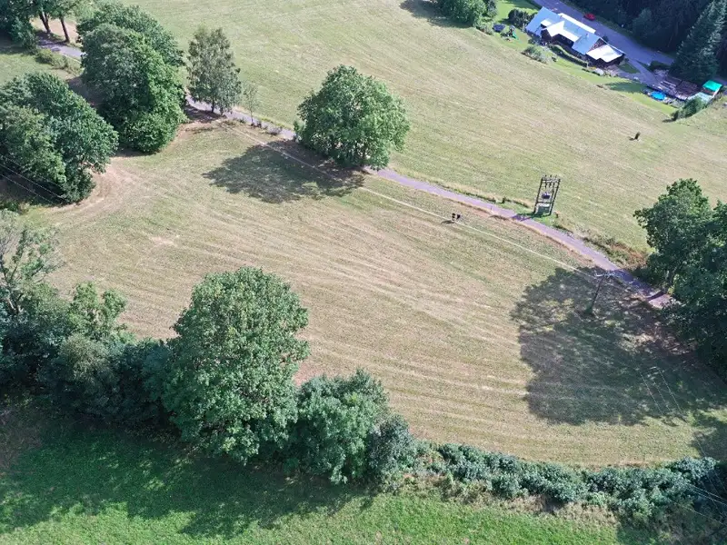 Prodej pozemku 5809 m², Strážné – náhled fotky 3