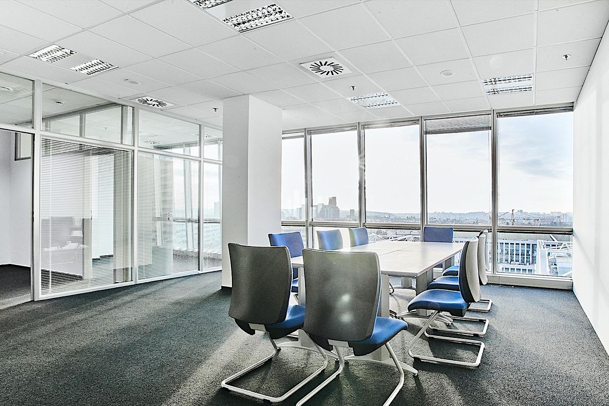 Pronájem kanceláře 173 m² – fotografie 2