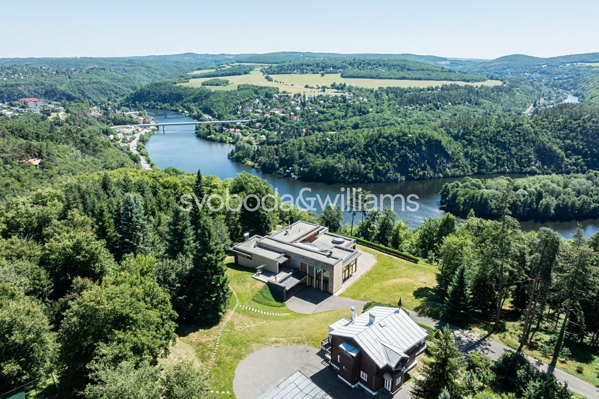 Prodej rodinného domu 908 m², pozemek 83722 m² – fotografie 2