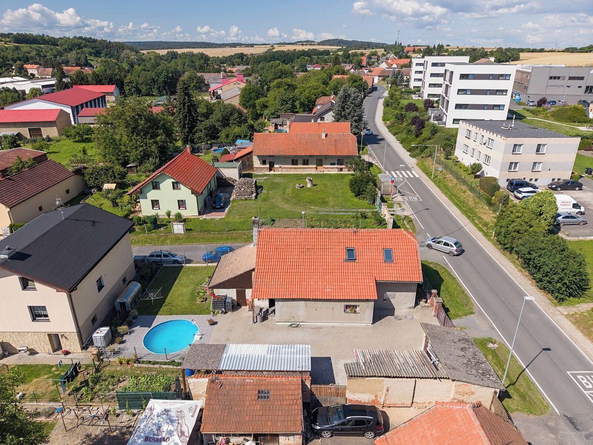 Prodej rodinného domu 200 m², pozemek 535 m² – fotografie 4