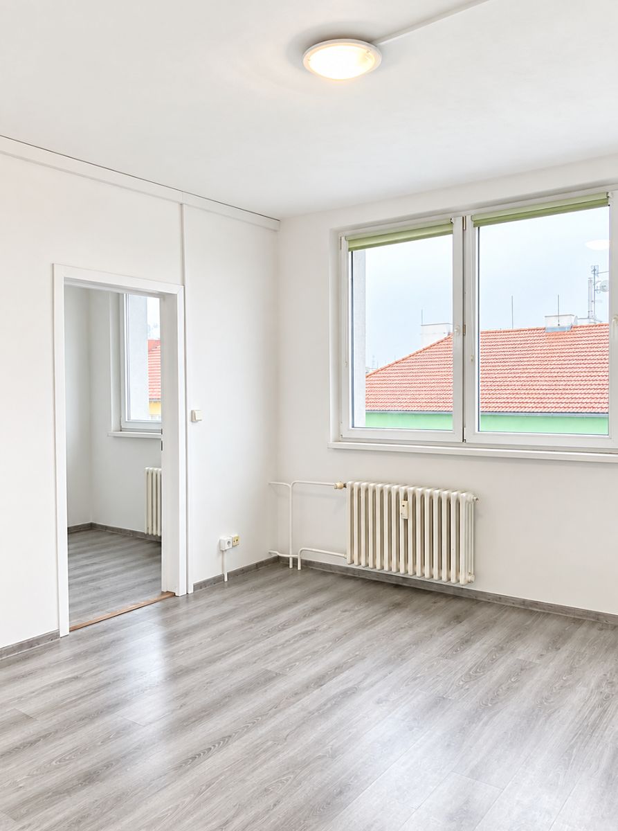 Pronájem bytu 2+1 40 m² – fotografie 3