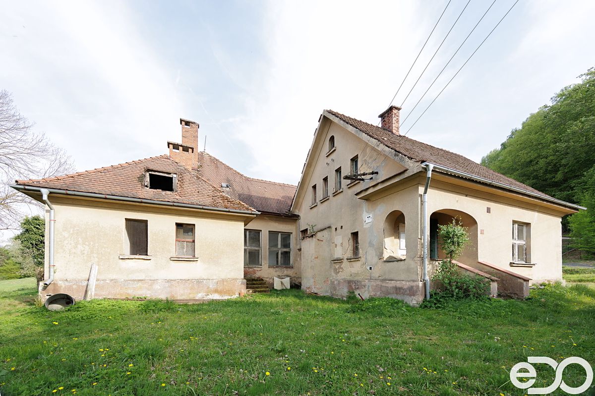 Prodej rodinného domu 279 m², pozemek 4815 m² – fotografie 2