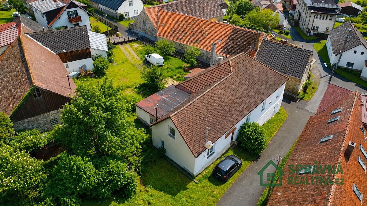 Prodej vícegeneračního domu 220 m², pozemek 932 m² – fotografie 3