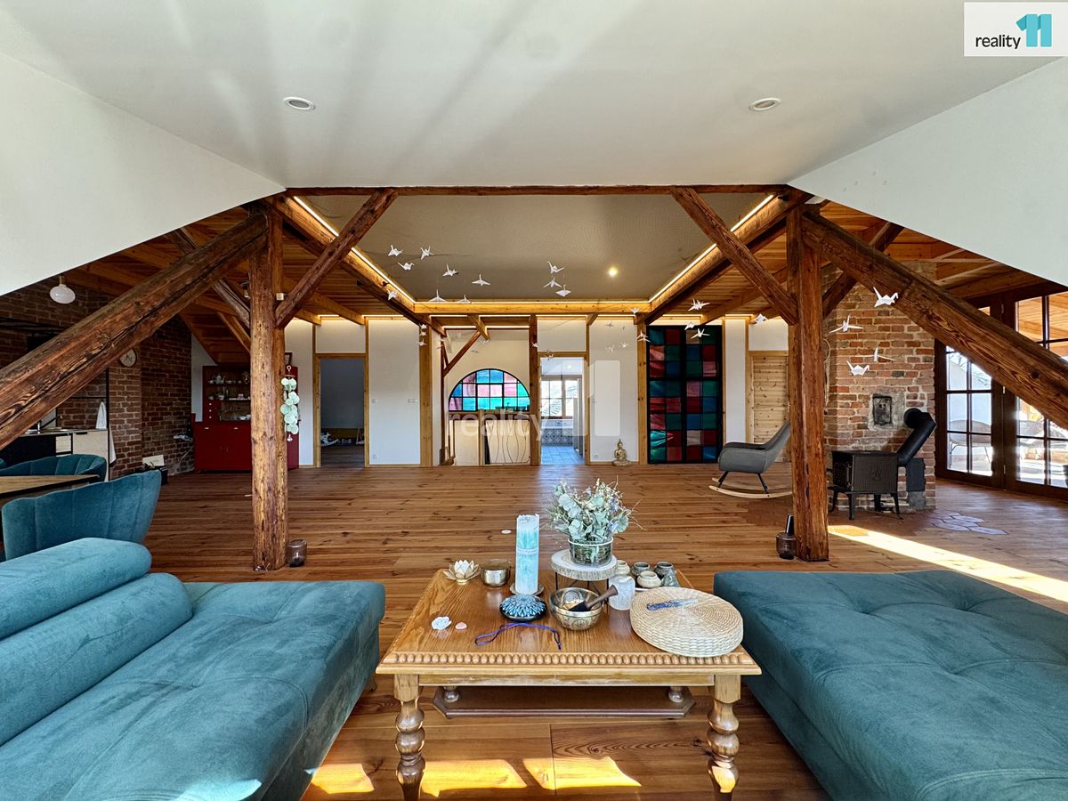 Prodej rodinného domu 461 m², pozemek 290 m²