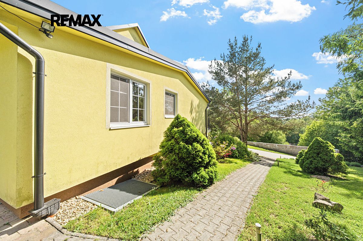Prodej rodinného domu 300 m², pozemek 150 m² – fotografie 4