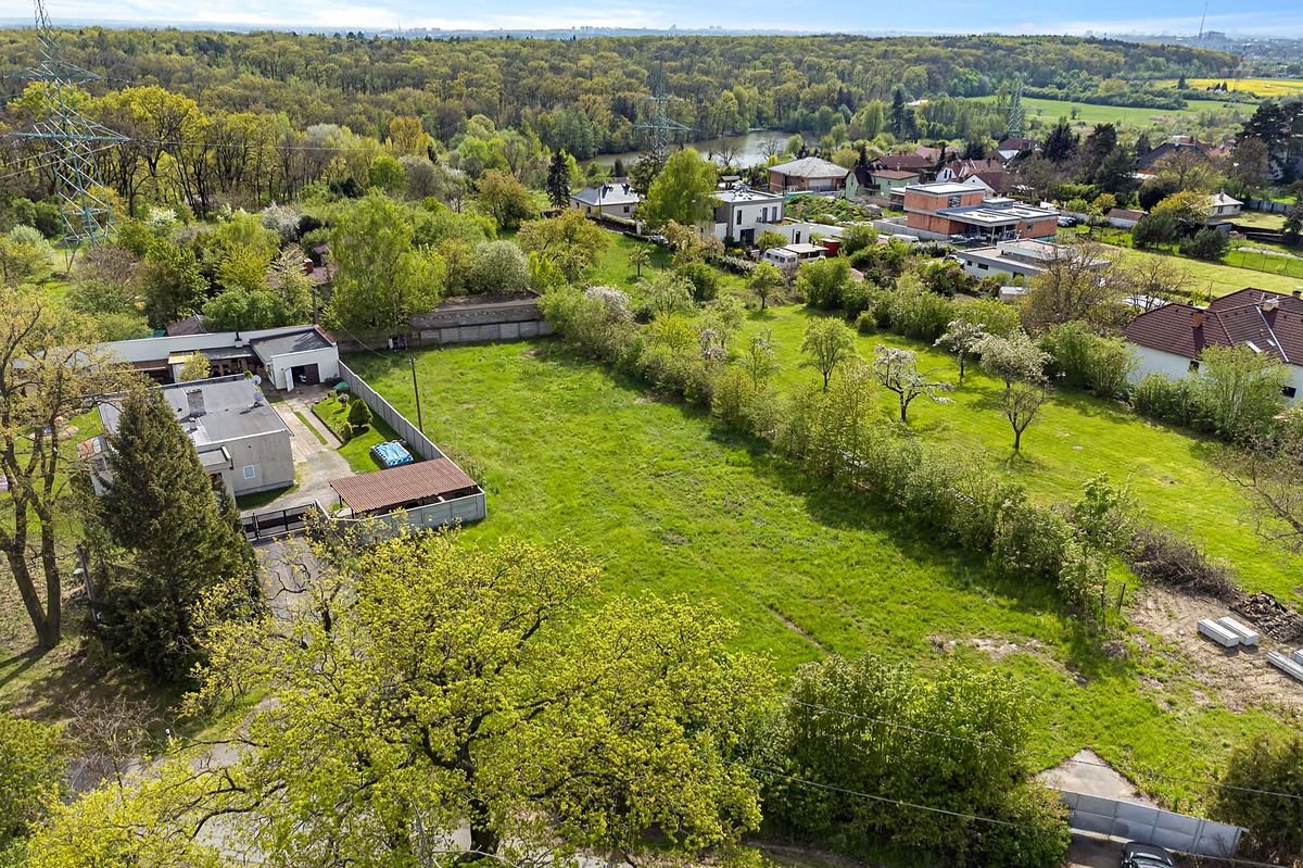 Prodej stavebního pozemku 2584 m² – fotografie 3