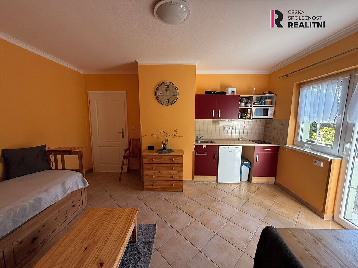 Pronájem bytu 2+kk 48 m² – fotografie 3