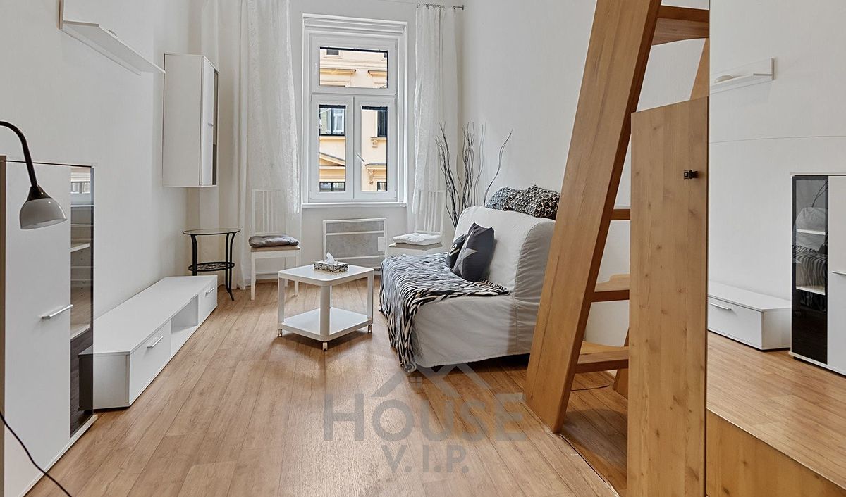Pronájem bytu 1+1 32 m²
