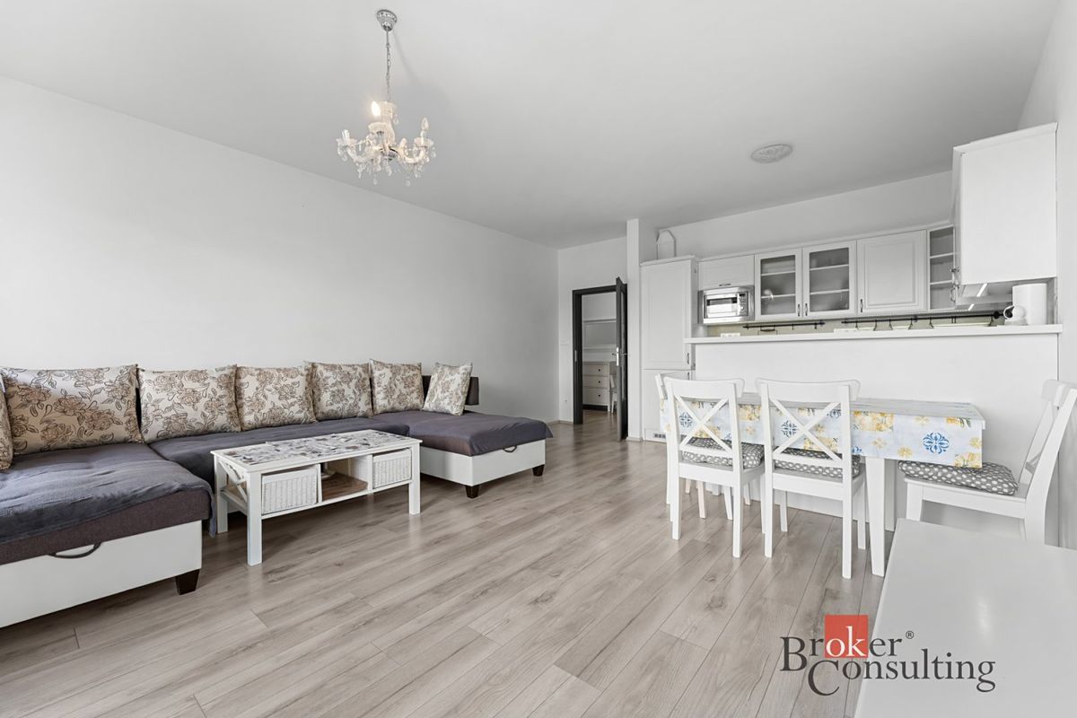 Pronájem bytu 2+kk 87 m² – fotografie 2