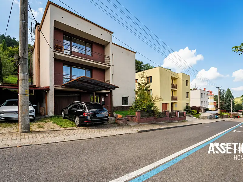 Prodej rodinného domu 244 m², pozemek 792 m², Luhačovice – náhled fotky 1