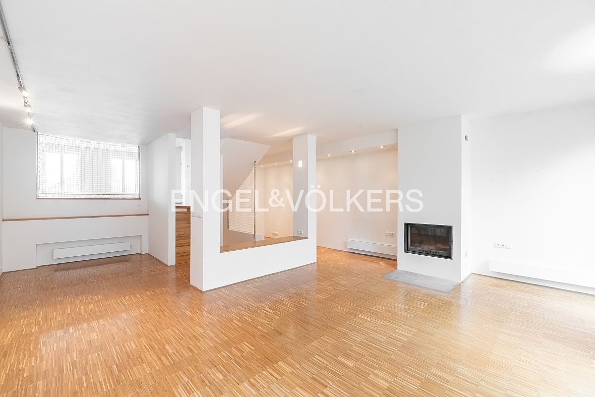 Pronájem rodinného domu 350 m², pozemek 253 m² – fotografie 5