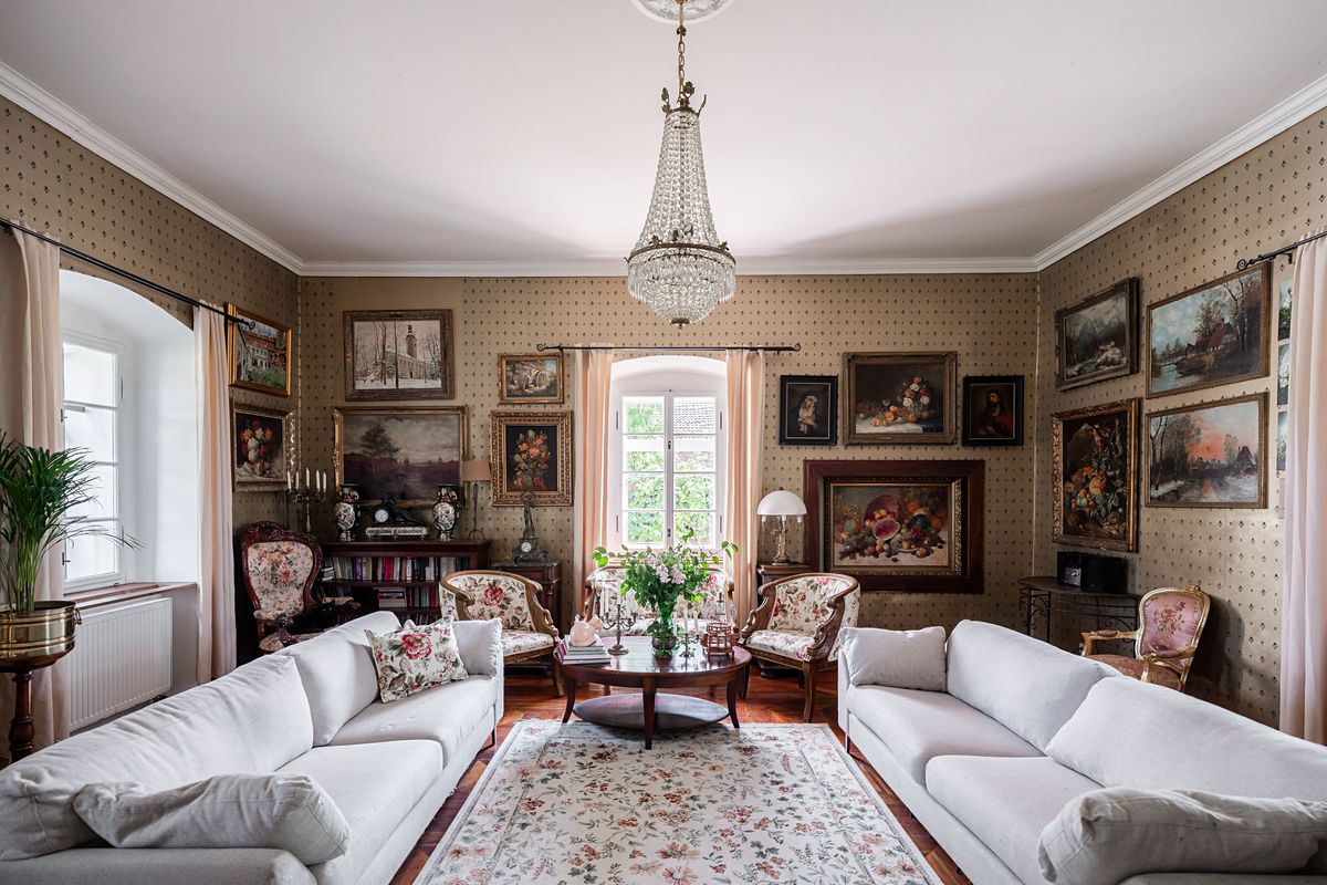 Prodej rodinného domu 430 m², pozemek 1640 m² – fotografie 2