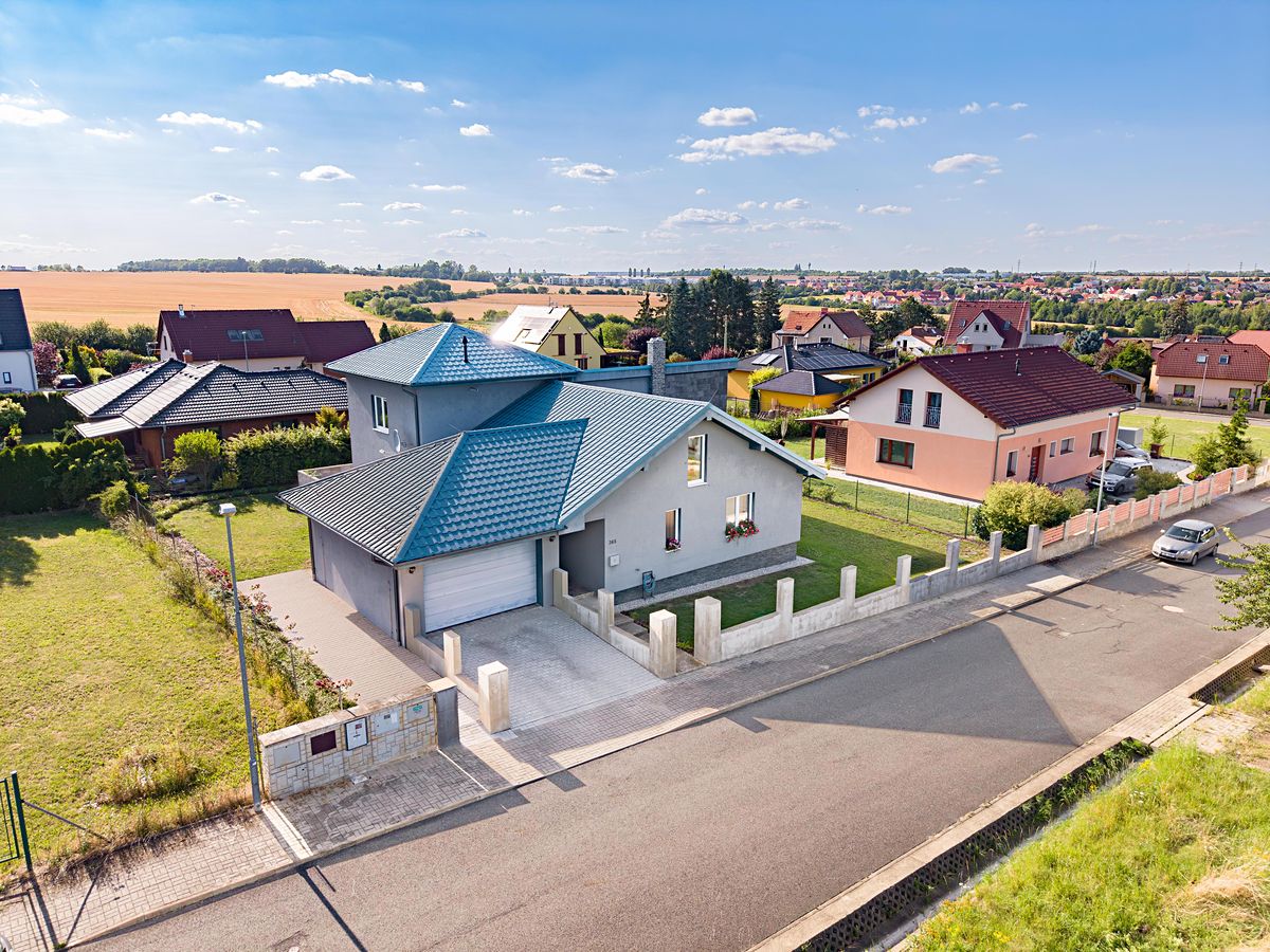 Prodej rodinného domu 233 m², pozemek 812 m²