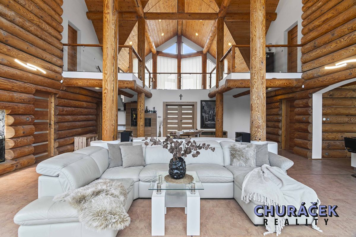 Prodej rodinného domu 400 m², pozemek 3300 m² – fotografie 4