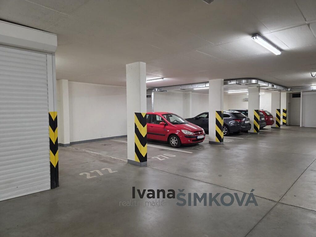 Prodej garážového stání 12 m² – fotografie 4