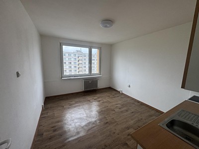 Квартира 1+kk в оренду, 19 м² (2 з 4)