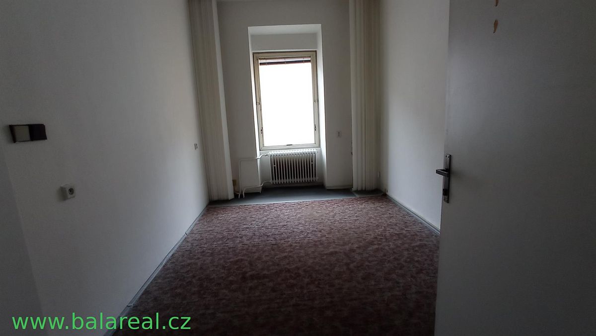 Pronájem kanceláře 14 m² – fotografie 2