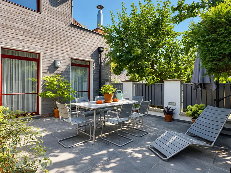 Pronájem rodinného domu 352 m², pozemek 233 m², Praha – náhled fotky 1