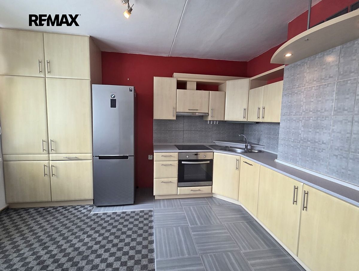 Pronájem bytu 1+1 40 m² – fotografie 3
