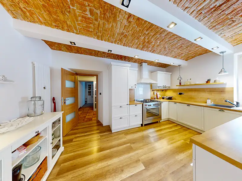 Prodej ubytovacího zařízení 417 m², Staré Město – náhled fotky 1