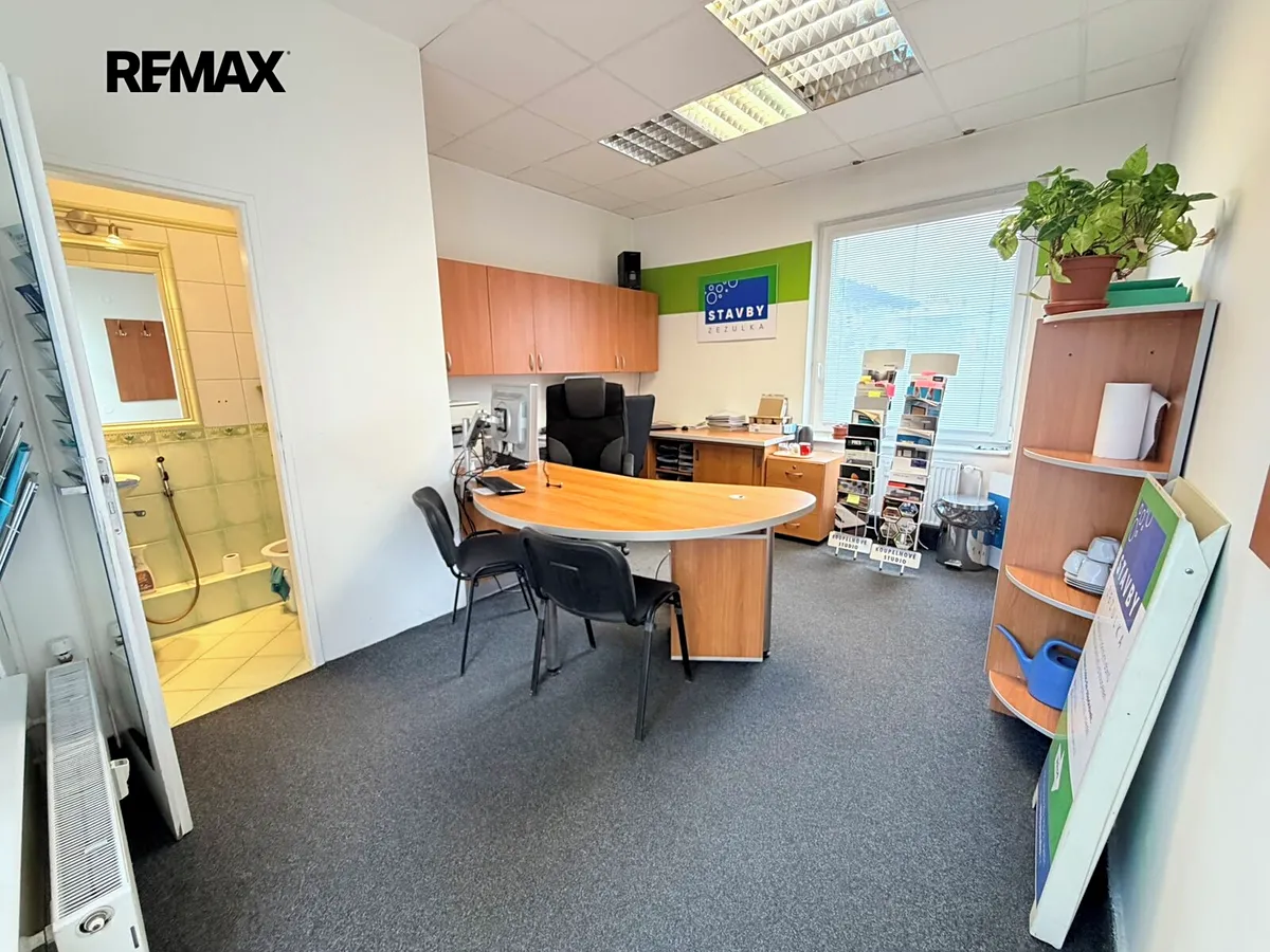 Pronájem obchodního prostoru 17 m²