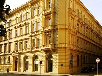 Pronájem kanceláře 228 m²