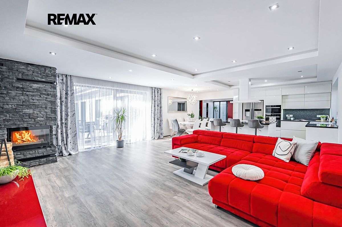 Prodej rodinného domu 220 m², pozemek 1036 m² – fotografie 4