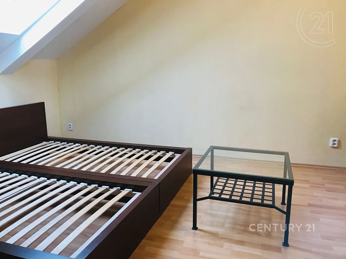 Pronájem bytu 2+kk 80 m² – fotografie 4