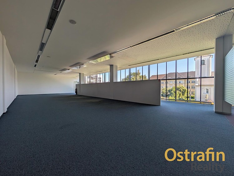Комерційне приміщення в оренду, 489 м² (16 з 26)