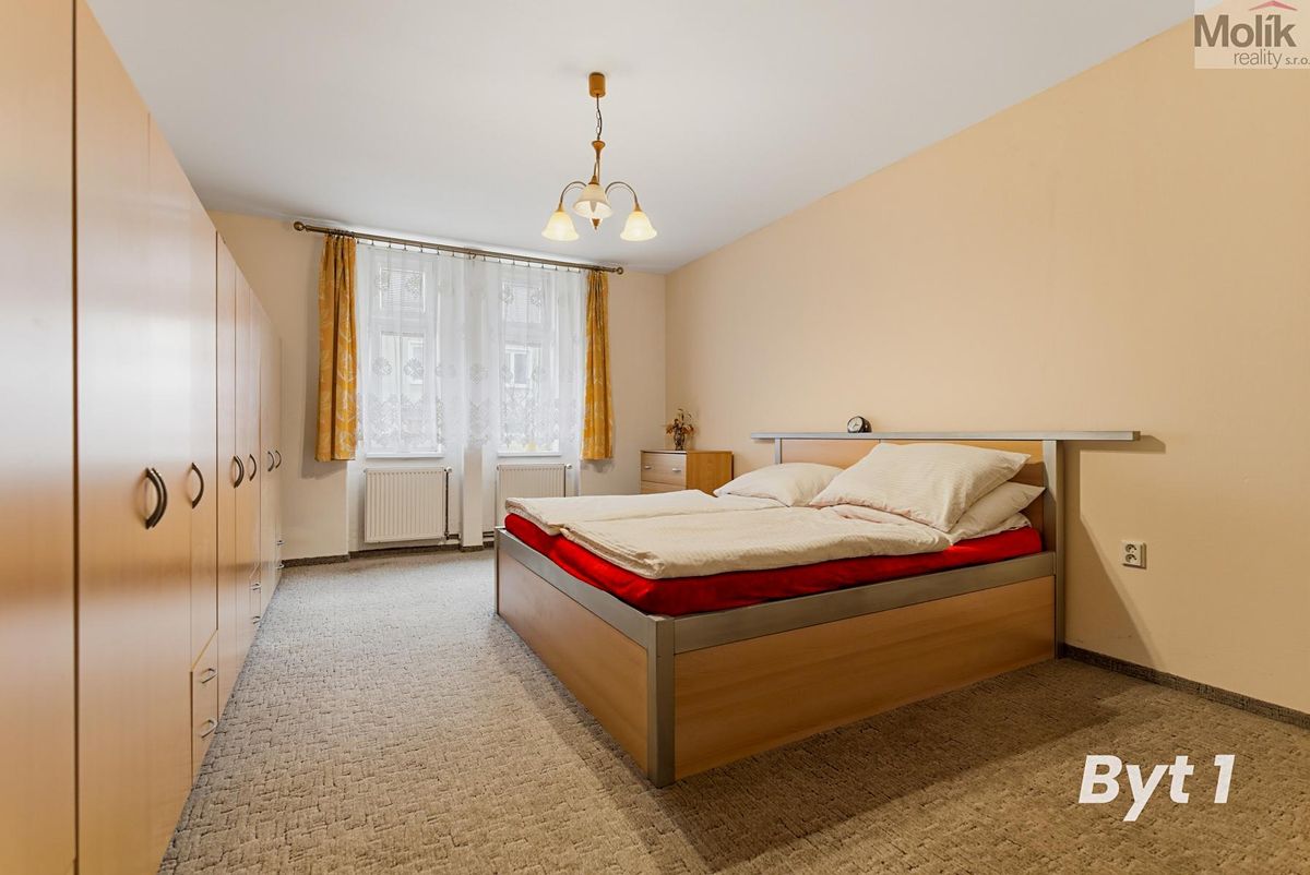 Prodej rodinného domu 330 m², pozemek 359 m² – fotografie 5